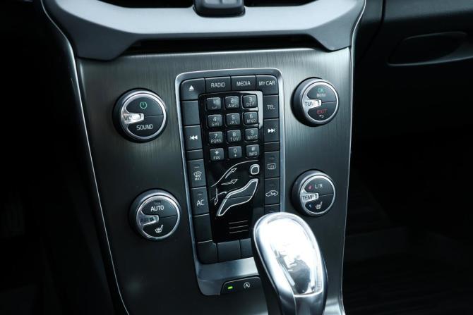 Volvo V40 Cross Country I с пробегом 2013 года, цена 1 348 000 рублей, 216000 км, хэтчбек, Автокод Объявления