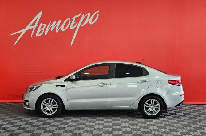 Kia Rio III Рестайлинг с пробегом 2017 года, цена 1 139 000 рублей, 71827 км, седан, Автокод Объявления