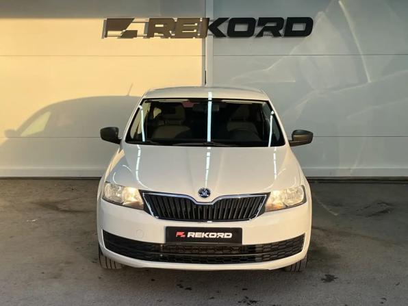 Skoda Rapid I с пробегом 2015 года, цена 1 228 000 рублей, 150000 км, лифтбек, Автокод Объявления