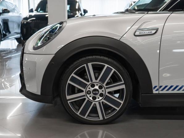 Mini Hatch III (F55/F56) Рестайлинг 2 с пробегом 2022 года, цена 3 860 000 рублей, 17160 км, хэтчбек, Автокод Объявления