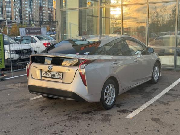 Toyota Prius IV (XW50) с пробегом 2015 года, цена 1 600 000 рублей, 62000 км, лифтбек, Автокод Объявления