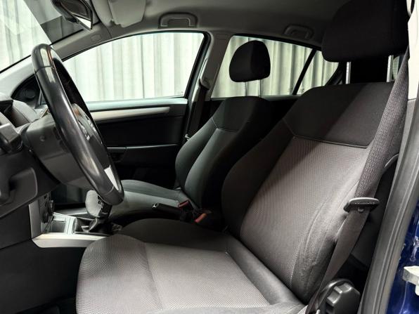 Opel Astra H Рестайлинг с пробегом 2011 года, цена 599 000 рублей, 170393 км, хэтчбек, Автокод Объявления