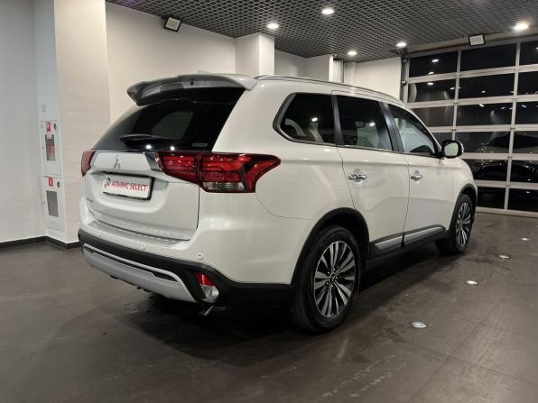Mitsubishi Outlander III Рестайлинг 3 с пробегом 2020 года, цена 2 710 000 рублей, 112605 км, внедорожник, Автокод Объявления
