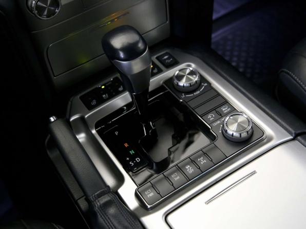 Toyota Land Cruiser 200 Series Рестайлинг 2 с пробегом 2018 года, цена 7 100 000 рублей, 234257 км, внедорожник, Автокод Объявления