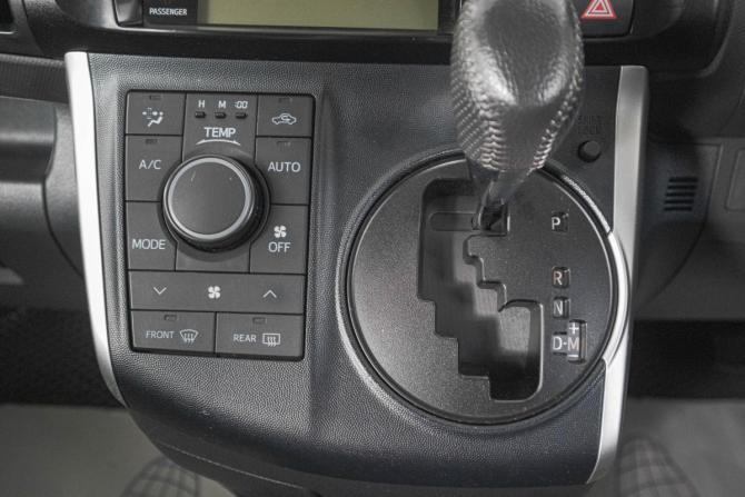 Toyota Wish II с пробегом 2011 года, цена 1 199 000 рублей, 183389 км, минивэн, Автокод Объявления
