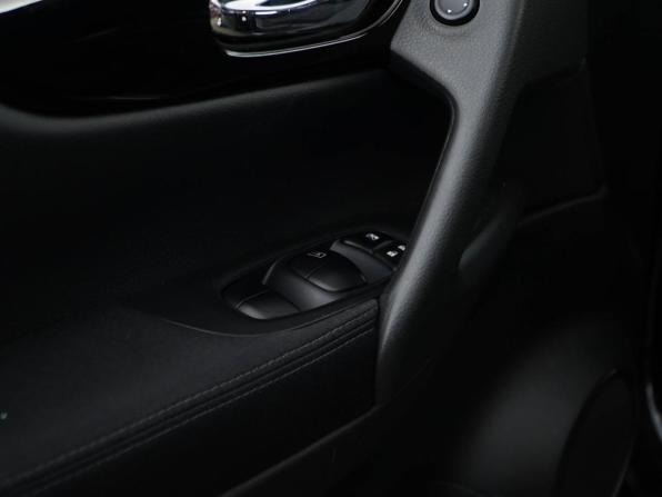 Nissan Qashqai II с пробегом 2017 года, цена 1 785 055 рублей, 141960 км, внедорожник, Автокод Объявления
