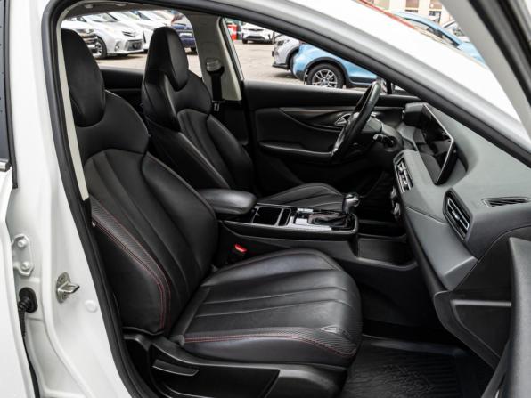 BAIC U5 Plus с пробегом 2023 года, цена 1 290 000 рублей, 47753 км, седан, Автокод Объявления