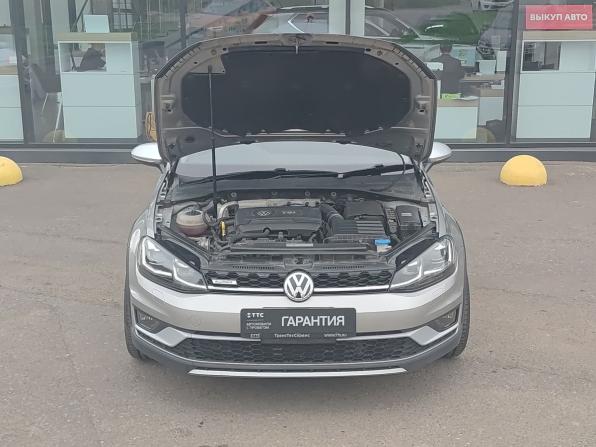 Volkswagen Golf VII Рестайлинг с пробегом 2017 года, цена 1 899 000 рублей, 83199 км, универсал, Автокод Объявления