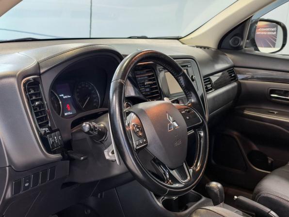 Mitsubishi Outlander III Рестайлинг с пробегом 2015 года, цена 1 570 000 рублей, 287116 км, внедорожник, Автокод Объявления
