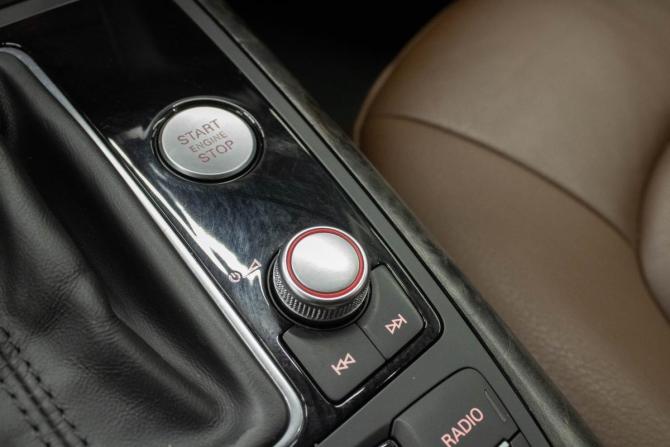 Audi A6 IV (C7) Рестайлинг с пробегом 2017 года, цена 2 249 000 рублей, 130046 км, седан, Автокод Объявления