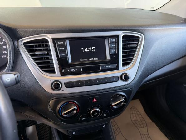 Hyundai Solaris II с пробегом 2019 года, цена 1 299 000 рублей, 98356 км, седан, Автокод Объявления