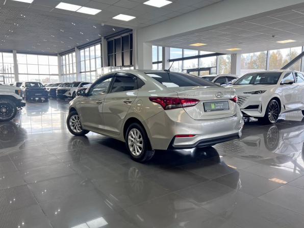 Hyundai Solaris II с пробегом 2017 года, цена 1 450 000 рублей, 48470 км, седан, Автокод Объявления