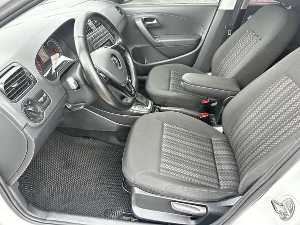 Volkswagen Polo V Рестайлинг с пробегом 2016 года, цена 1 080 000 рублей, 88000 км, седан, Автокод Объявления