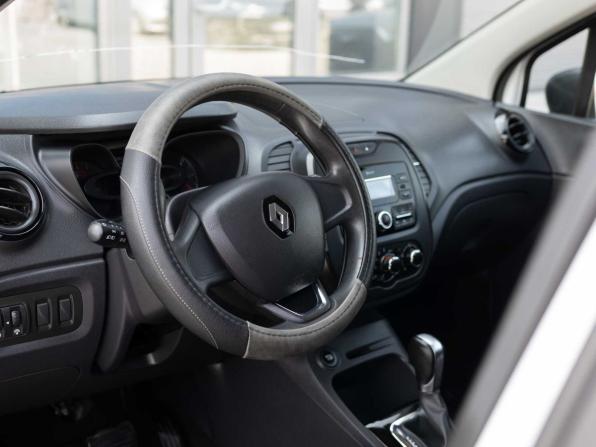 Renault Kaptur I с пробегом 2017 года, цена 980 000 рублей, 129859 км, внедорожник, Автокод Объявления