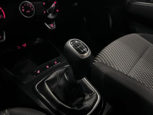 Kia Rio IV с пробегом 2018 года, цена 1 355 000 рублей, 158990 км, хэтчбек, Автокод Объявления