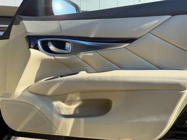 Infiniti Q70 I Рестайлинг с пробегом 2015 года, цена 1 395 000 рублей, 192769 км, седан, Автокод Объявления
