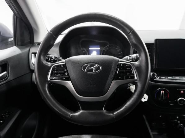Hyundai Solaris II Рестайлинг с пробегом 2021 года, цена 1 688 000 рублей, 93000 км, седан, Автокод Объявления