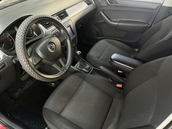 Skoda Rapid I с пробегом 2016 года, цена 1 045 000 рублей, 101140 км, лифтбек, Автокод Объявления