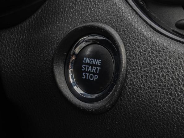 Toyota C-HR I с пробегом 2018 года, цена 1 930 000 рублей, 68267 км, внедорожник, Автокод Объявления