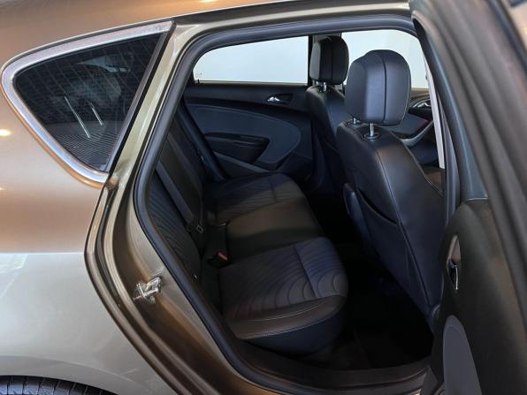 Opel Astra J Рестайлинг с пробегом 2013 года, цена 870 000 рублей, 98605 км, хэтчбек, Автокод Объявления