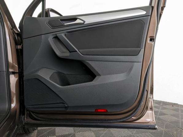 Volkswagen Tiguan II с пробегом 2018 года, цена 2 350 000 рублей, 37000 км, внедорожник, Автокод Объявления