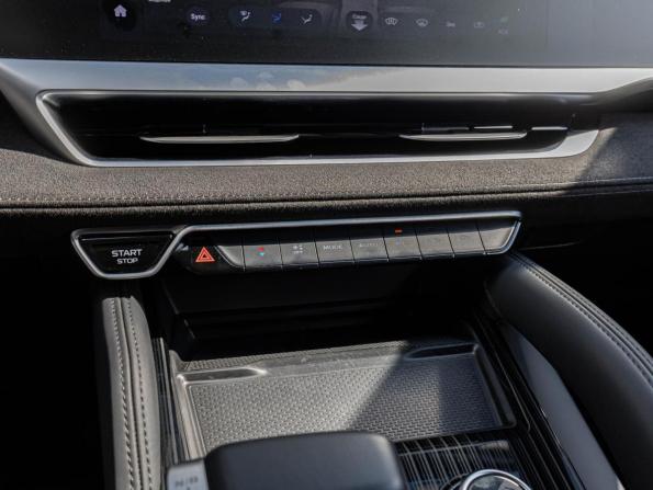 Geely Monjaro I с пробегом 2024 года, цена 3 349 009 рублей, 26163 км, внедорожник, Автокод Объявления