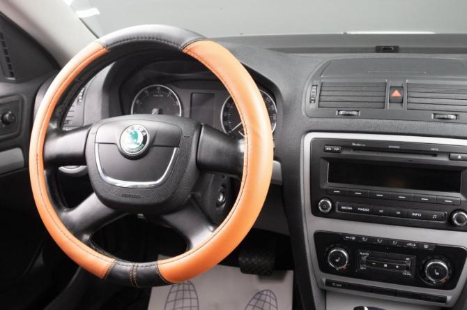 Skoda Octavia II (A5) Рестайлинг с пробегом 2012 года, цена 999 000 рублей, 211000 км, лифтбек, Автокод Объявления