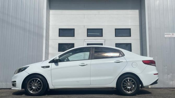 Kia Rio III Рестайлинг с пробегом 2016 года, цена 937 400 рублей, 172259 км, седан, Автокод Объявления