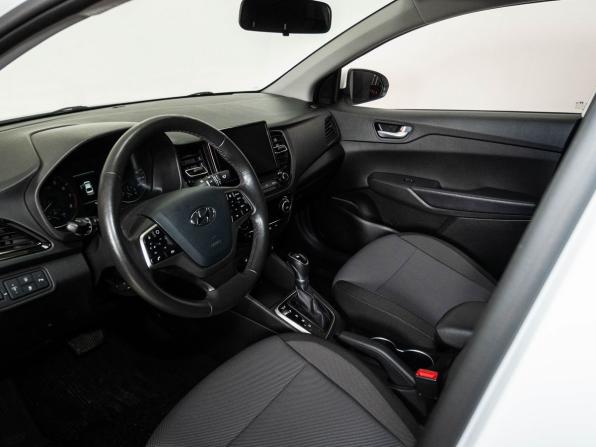 Hyundai Solaris II Рестайлинг с пробегом 2021 года, цена 1 550 000 рублей, 92022 км, седан, Автокод Объявления