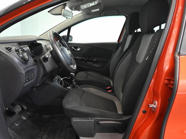 Renault Kaptur I с пробегом 2017 года, цена 1 445 000 рублей, 96100 км, внедорожник, Автокод Объявления