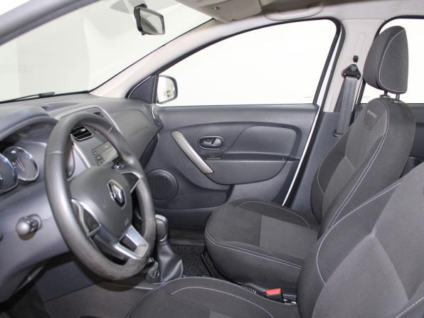 Renault Logan II Рестайлинг с пробегом 2022 года, цена 1 459 900 рублей, 39292 км, седан, Автокод Объявления