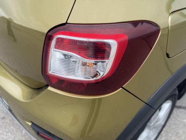 Renault Sandero II с пробегом 2017 года, цена 945 000 рублей, 102321 км, хэтчбек, Автокод Объявления
