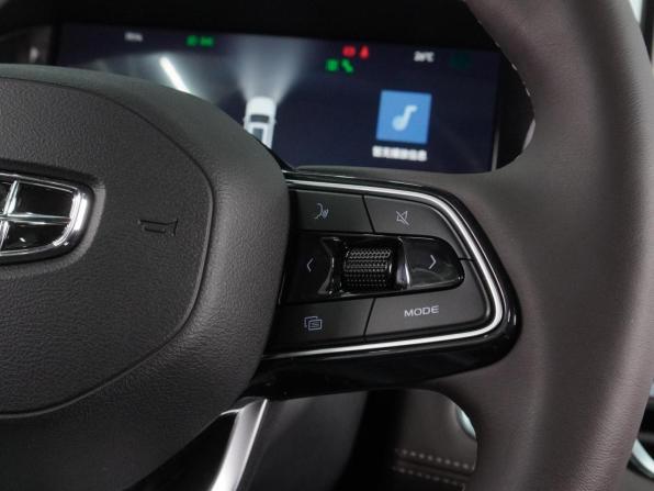 Geely Monjaro I Рестайлинг 2 с пробегом 2025 года, цена 4 249 000 рублей, 1088 км, внедорожник, Автокод Объявления