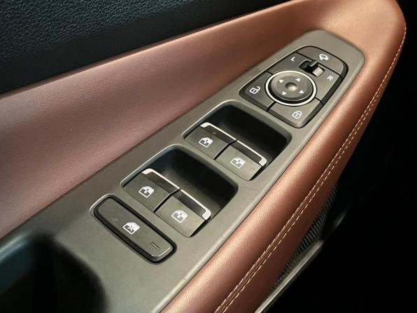 Hyundai Santa Fe IV Рестайлинг с пробегом 2022 года, цена 4 099 000 рублей, 72508 км, внедорожник, Автокод Объявления