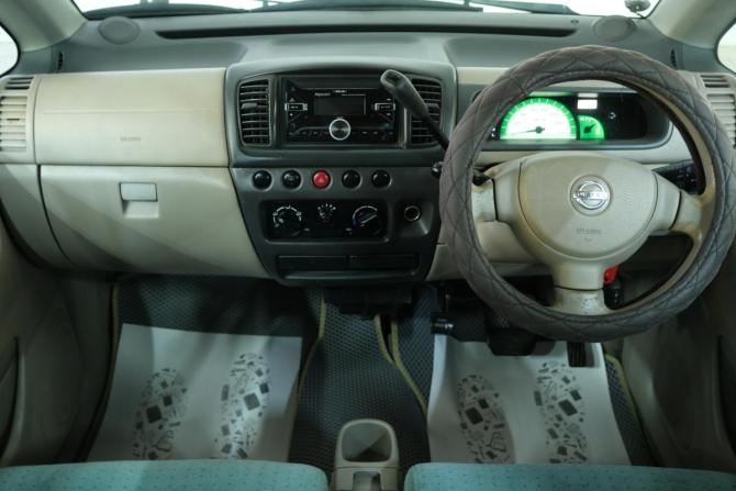 Nissan Moco I с пробегом 2003 года, цена 299 000 рублей, 250000 км, хэтчбек, Автокод Объявления