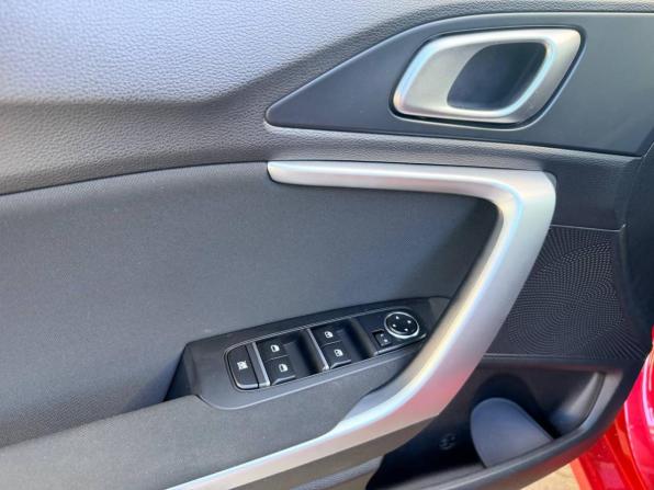 Kia Ceed III с пробегом 2019 года, цена 1 702 000 рублей, 74933 км, хэтчбек, Автокод Объявления