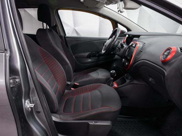 Renault Kaptur I с пробегом 2018 года, цена 1 375 000 рублей, 97586 км, внедорожник, Автокод Объявления