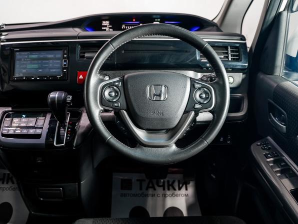 Honda Stepwgn V Рестайлинг с пробегом 2019 года, цена 2 100 000 рублей, 71400 км, минивэн, Автокод Объявления