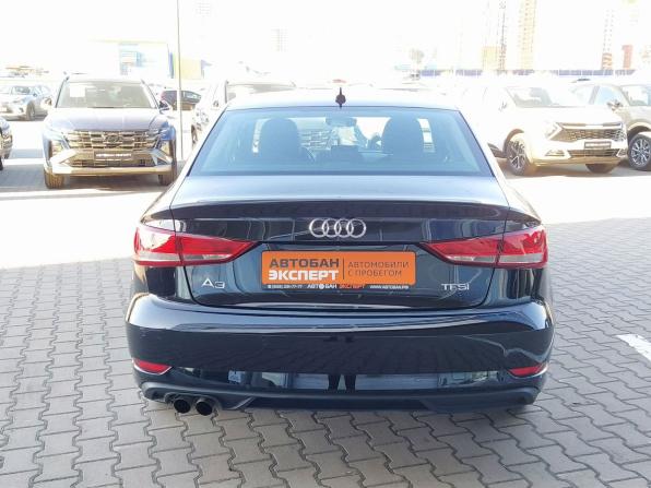 Audi A3 III (8V) Рестайлинг с пробегом 2018 года, цена 2 150 000 рублей, 125879 км, седан, Автокод Объявления