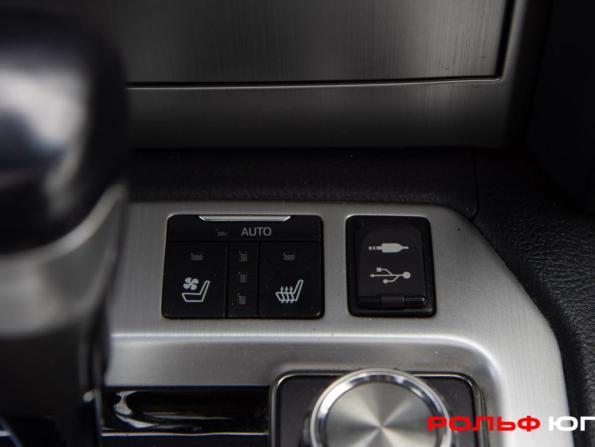 Toyota Land Cruiser 200 Series Рестайлинг 2 с пробегом 2018 года, цена 6 338 000 рублей, 136940 км, внедорожник, Автокод Объявления