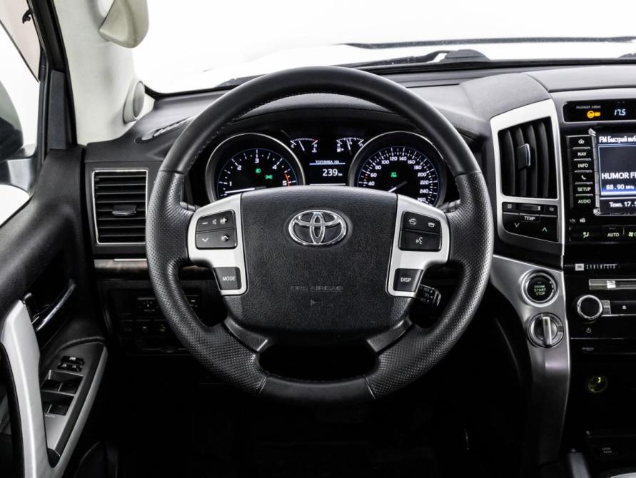 Toyota Land Cruiser 200 Series Рестайлинг 1 Санкт-Петербург  - изображение 12