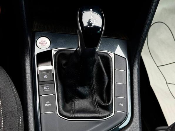 Volkswagen Tiguan II Рестайлинг с пробегом 2021 года, цена 2 639 000 рублей, 60362 км, внедорожник, Автокод Объявления