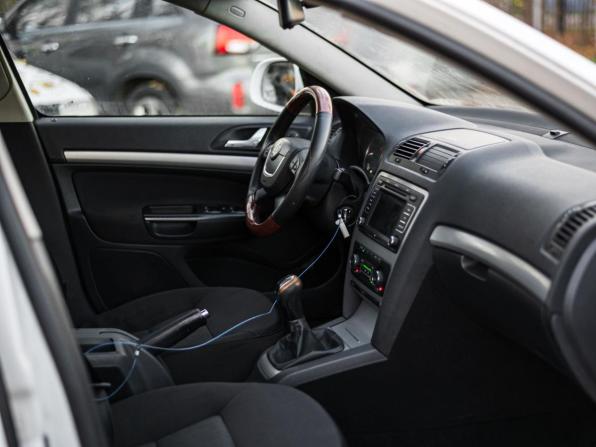 Skoda Octavia II (A5) Рестайлинг с пробегом 2012 года, цена 599 000 рублей, 185521 км, лифтбек, Автокод Объявления
