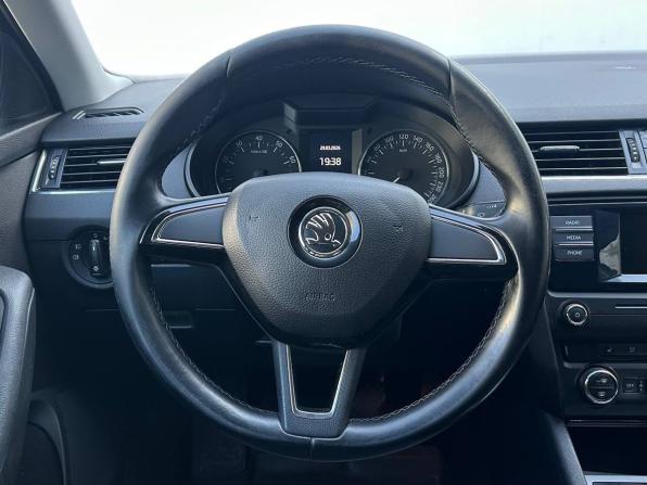 Skoda Octavia III (A7) с пробегом 2016 года, цена 900 000 рублей, 324400 км, лифтбек, Автокод Объявления
