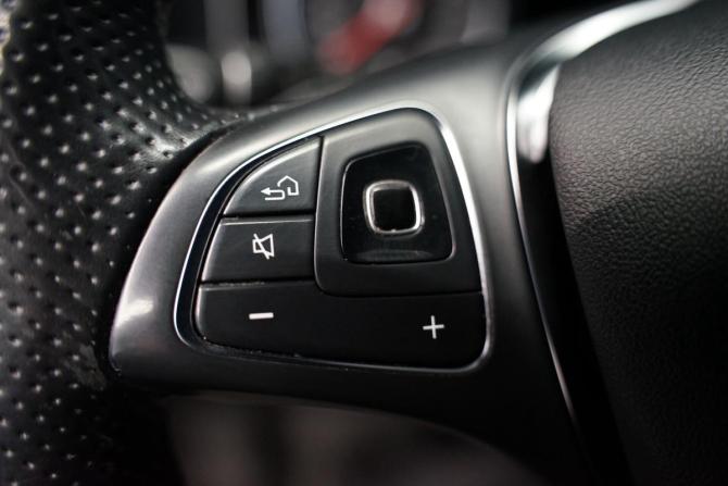 Mercedes-Benz E-Класс V (W213 S213 C238) с пробегом 2018 года, цена 2 190 000 рублей, 88895 км, универсал, Автокод Объявления