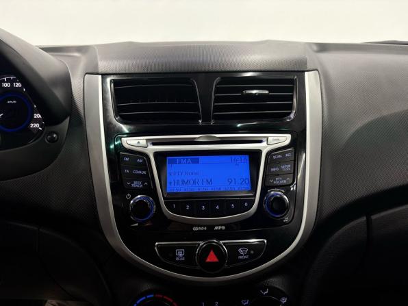 Hyundai Solaris I с пробегом 2011 года, цена 869 900 рублей, 182710 км, седан, Автокод Объявления