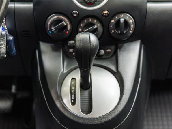 Mazda 2 II (DE) с пробегом 2008 года, цена 648 000 рублей, 156075 км, хэтчбек, Автокод Объявления