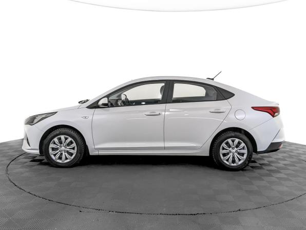 Hyundai Solaris II Рестайлинг с пробегом 2022 года, цена 1 690 000 рублей, 49356 км, седан, Автокод Объявления