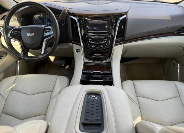 Cadillac Escalade IV с пробегом 2015 года, цена 4 390 000 рублей, 98001 км, внедорожник, Автокод Объявления