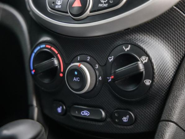 Hyundai Solaris I с пробегом 2012 года, цена 823 000 рублей, 156369 км, седан, Автокод Объявления